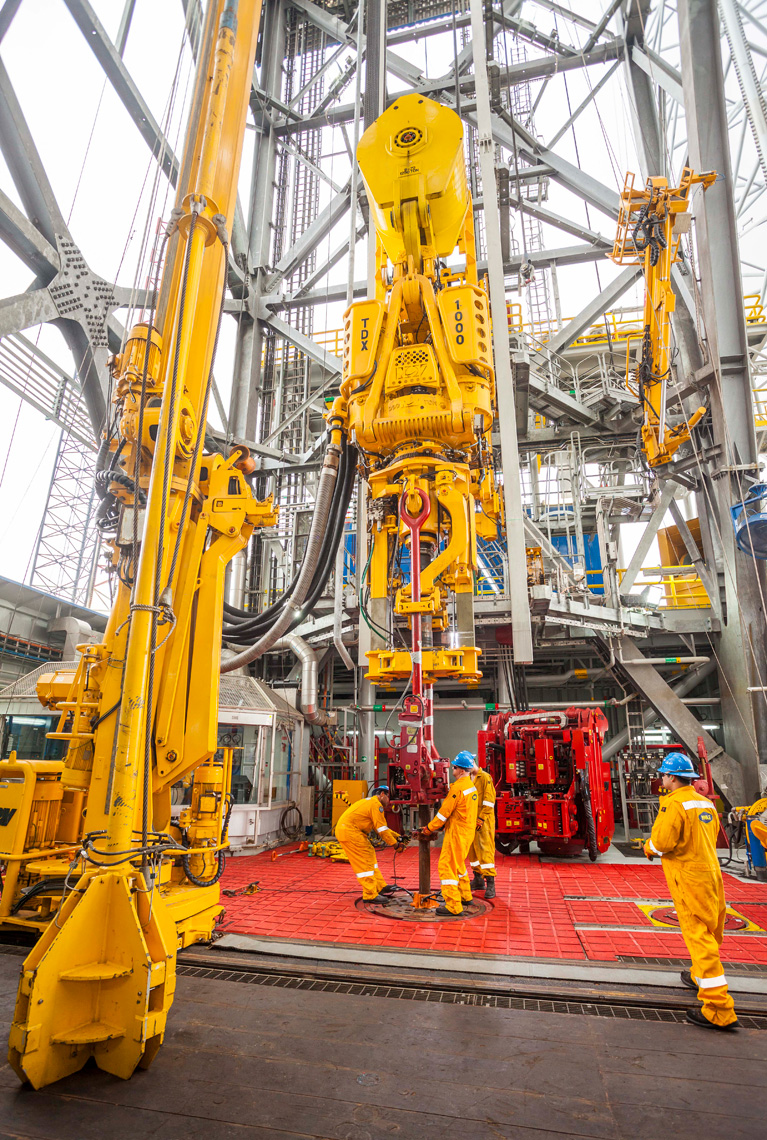 drill floor activity on jackup oil rig oil rig photographer Asia